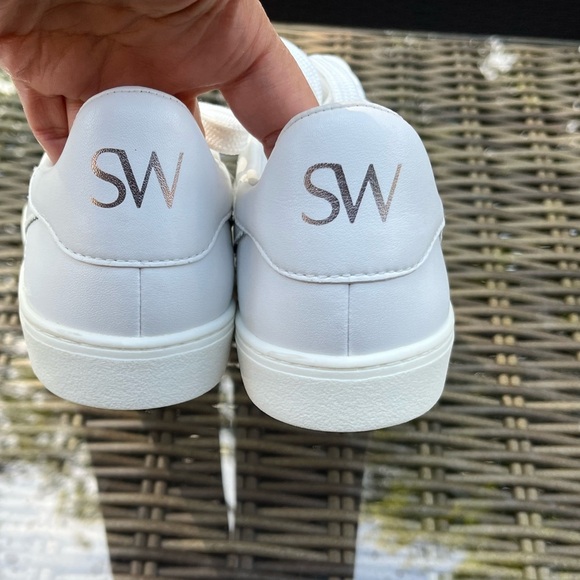 Stuart Weitzman Daryl Pro Low-Top Sneakers - Picture 12 of 17